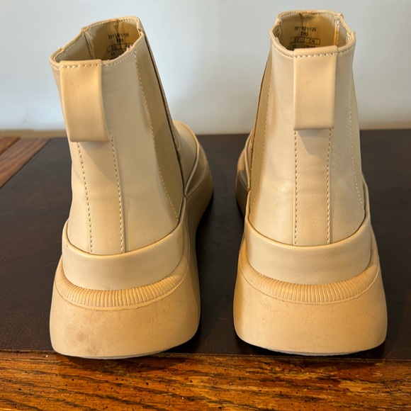 NEW & UNWORN - Zara Man ‘moonboot’ style high-tops - unused film shoot spares - Picture 4 of 13